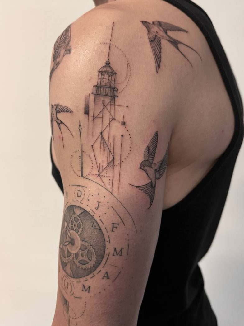 Ein detailliertes Tattoo aus Blumen und einem Mandala am Unterarm – Ink Shell Tattoo Neu-Ulm Ein detailliertes Tattoo aus Blumen und einem Mandala am Unterarm – Ink Shell Tattoo Neu-Ulm
