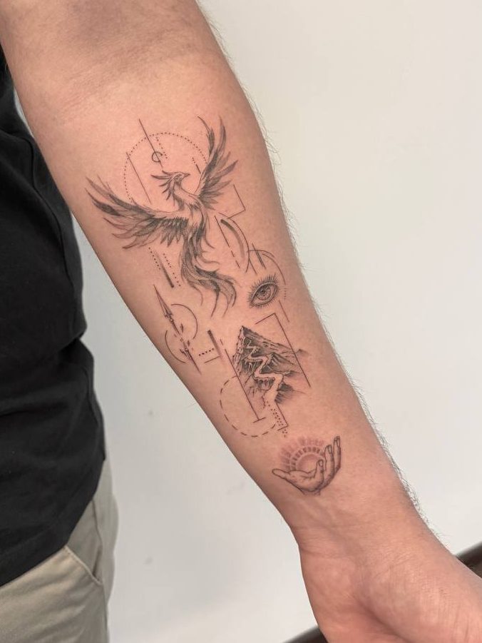 Ein detailliertes Tattoo aus Blumen und einem Mandala am Unterarm – Ink Shell Tattoo Neu-Ulm Ein detailliertes Tattoo aus Blumen und einem Mandala am Unterarm – Ink Shell Tattoo Neu-Ulm