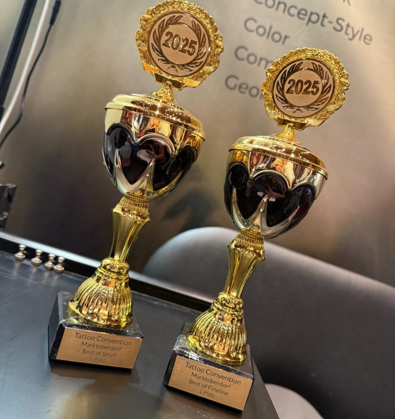 Preis für den 3. Platz "Blackwork" auf der Tattoo Convention Ludwigsburg 2022 von Ink Shell