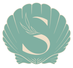 Ink Shell Logo | Mintfarbene Muschel mit dem Buchstaben S und floralen Elementen | Fineline-, Dotwork- & Geometric Tattoos in Neu-Ulm